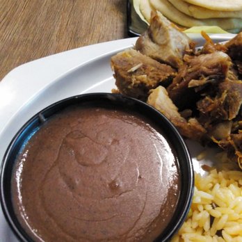 El Cuscatleco restaurant - Beans - Salvadoran Near Me - Bakersfield, California El Cuscatleco restaurant - Beans - Salvadoran Near Me - Bakersfield, California