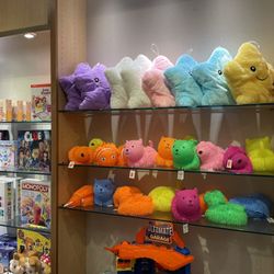 Reno Toys - Lots of toys