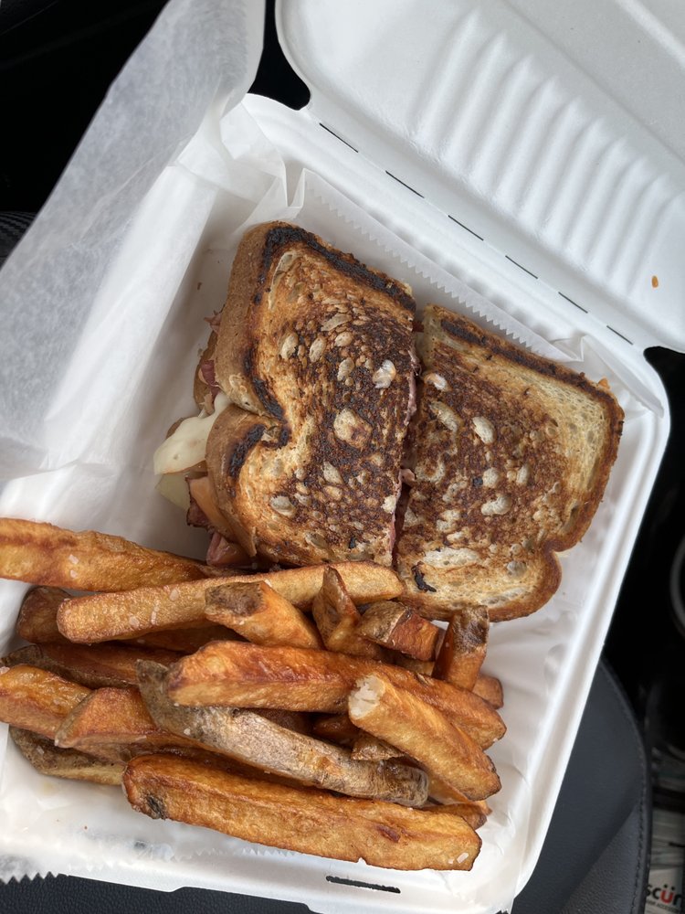 Vermont's TASTee GRILL