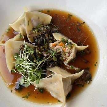 L'Affaire Est Ketchup - Dry pasta shell and dry filling. - French Near Me - Quebec City, Quebec