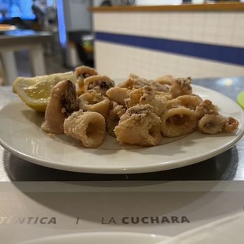 El Pescaito de Carmela - Calamari - Seafood Near Me - Granada, GR El Pescaito de Carmela - Calamari - Seafood Near Me - Granada, GR