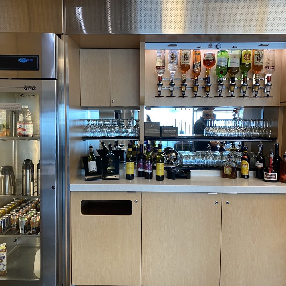 Maple Leaf Lounge - the bar area of the lounge - Airport Lounges Near Me - Edmonton, Alberta Maple Leaf Lounge - the bar area of the lounge - Airport Lounges Near Me - Edmonton, Alberta