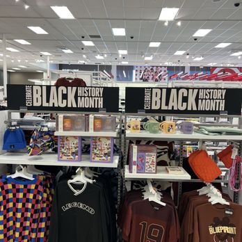 Target - Department Stores Near Me - Long Beach, California