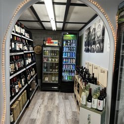 Steinman's On 12th - Wine room