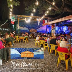 Tree House Bar & Grill - Abierto de 4 pm a 11 pm Reservaciones 322 182 4026