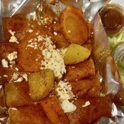 Taqueria Victoria - Enchiladas rojas con queso
