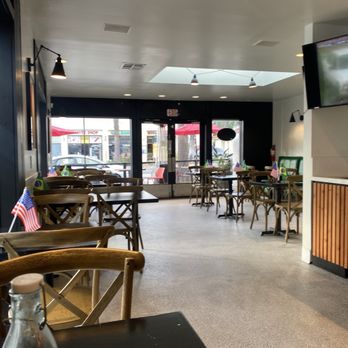 Sampas Pizza - Inside seating - Pizza Near Me - Santa Monica, California Sampas Pizza - Inside seating - Pizza Near Me - Santa Monica, California