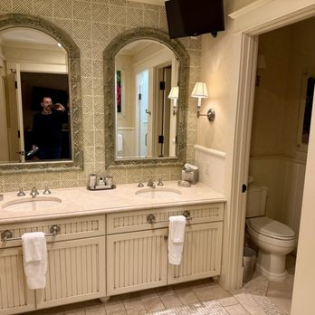 The Hotel Hershey - sinks/vanity - Hotels Near Me - Hershey, Pennsylvania The Hotel Hershey - sinks/vanity - Hotels Near Me - Hershey, Pennsylvania