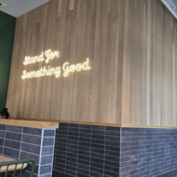 Shake Shack Midlothian - Logo, saying