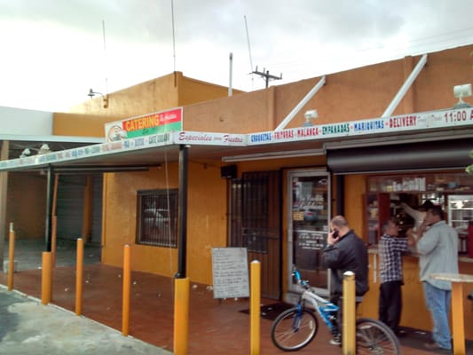 La Criollita Cafeteria by null