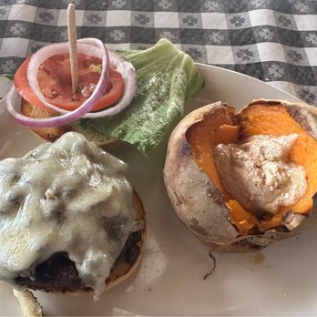 Cody's Roadhouse - American Near Me - Lady Lake, Florida