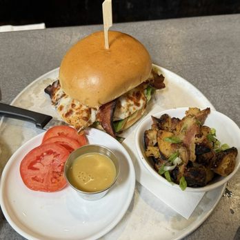 3 Sons Brewing - Chicken sandwich with bacon potatoes - Breweries Near Me - Dania Beach, Florida