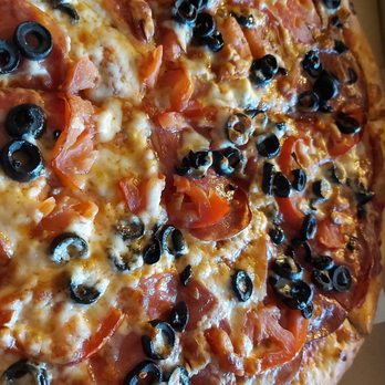 Alameda Pizza - pepperoni, black olives, and cheese - Pizza Near Me - Alameda, California