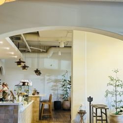 Eat Real Café - Beautiful and airy