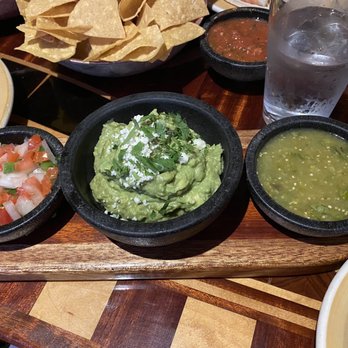 Matador Ballard - Matador Guacamole Tomatillo salsa, pico de Gallo, queso fresco, cilantro - Mexican Near Me - Seattle, Washington Matador Ballard - Matador Guacamole Tomatillo salsa, pico de Gallo, queso fresco, cilantro - Mexican Near Me - Seattle, Washington