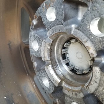 Discount Tire Choice - The holes for the bolts have threads cause they didnt put all the lug nuts and 2 of the 3 were loose - Tires Near Me - Coconut Creek, Florida