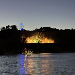 Snug Harbor - Light, fountain and music display