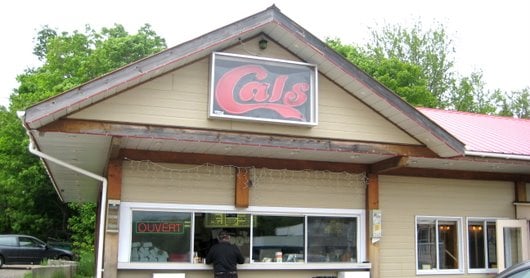 Restaurant Cal's Pizza by null
