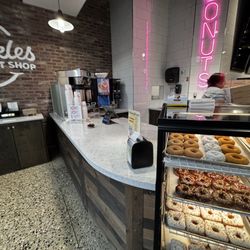 Sprinkles Donut Shop - Inside
