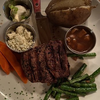 Vincent Hill Station Restaurant & Saloon - 8 oz filet mignon was juicy and tender. - Music Venues Near Me - Acton, California