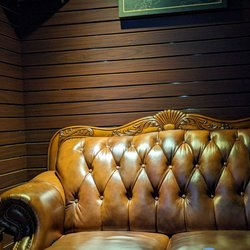 Vintage Cigar Lounge - Cigar lounge second floor