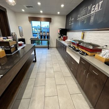 Hampton Inn Concord - Breakfast Area - Hotels Near Me - Concord, California Hampton Inn Concord - Breakfast Area - Hotels Near Me - Concord, California