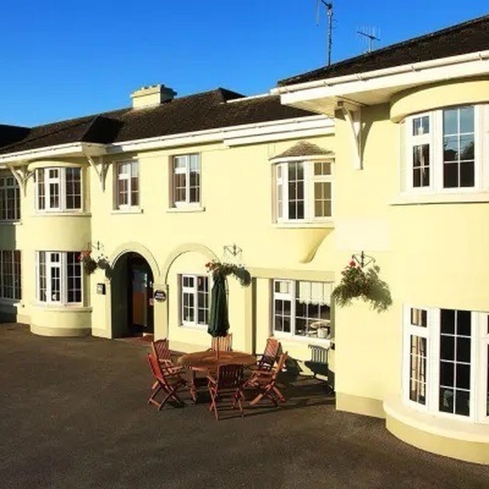 Castle Lodge Guest House - Bed & Breakfast Near Me - Killarney, Kentucky