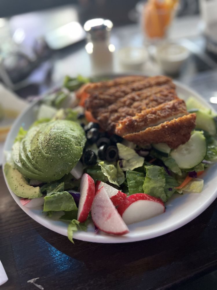 Henry’s Bar & Grill