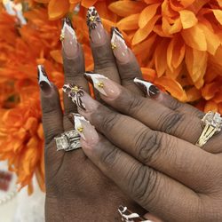 Lush Nail Studio - Heidi