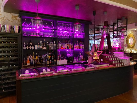 Restaurant Max'es by null