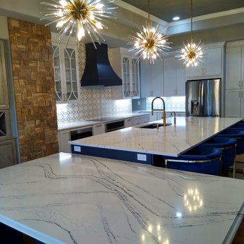 Karin Ross Designs - a kitchen with a large island - Interior Design Near Me - Lees Summit, Missouri