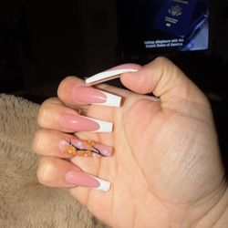 QV Nails & Spa