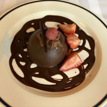Le Continental - Chocolate dome - French Near Me - Quebec City, Quebec