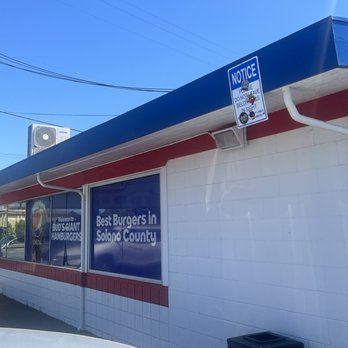 Bud's Burgers - Outside - Burgers Near Me - Vallejo, California