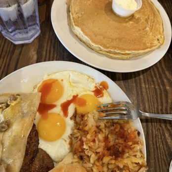 Red Oak Cafe - Breakfast & Brunch Near Me - League City, Texas