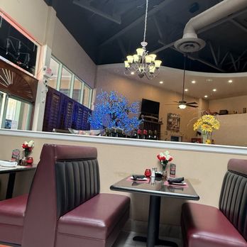 Gino's Ristorante - Italian Near Me - Palmdale, California
