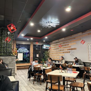 Pholicious - Restaurant seating - Vietnamese Near Me - Bloomingdale, Illinois