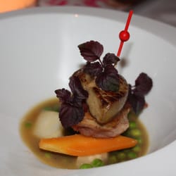 Hos Thea - Quail supreme with fried foie gras and petit pois