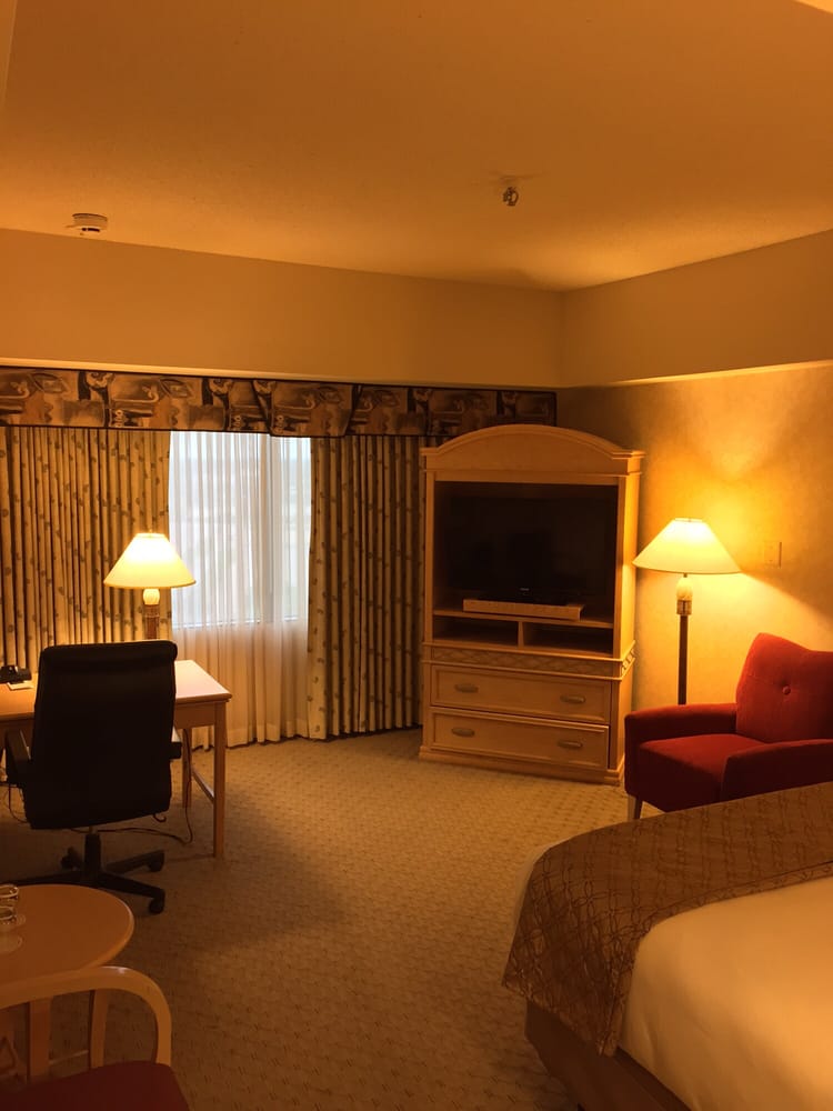 ROYAL DEARBORN HOTEL Updated September 2024 600 Town Center Dr