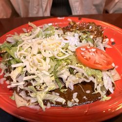 Los mariachis bar and grill - Mole ground beef enchiladas