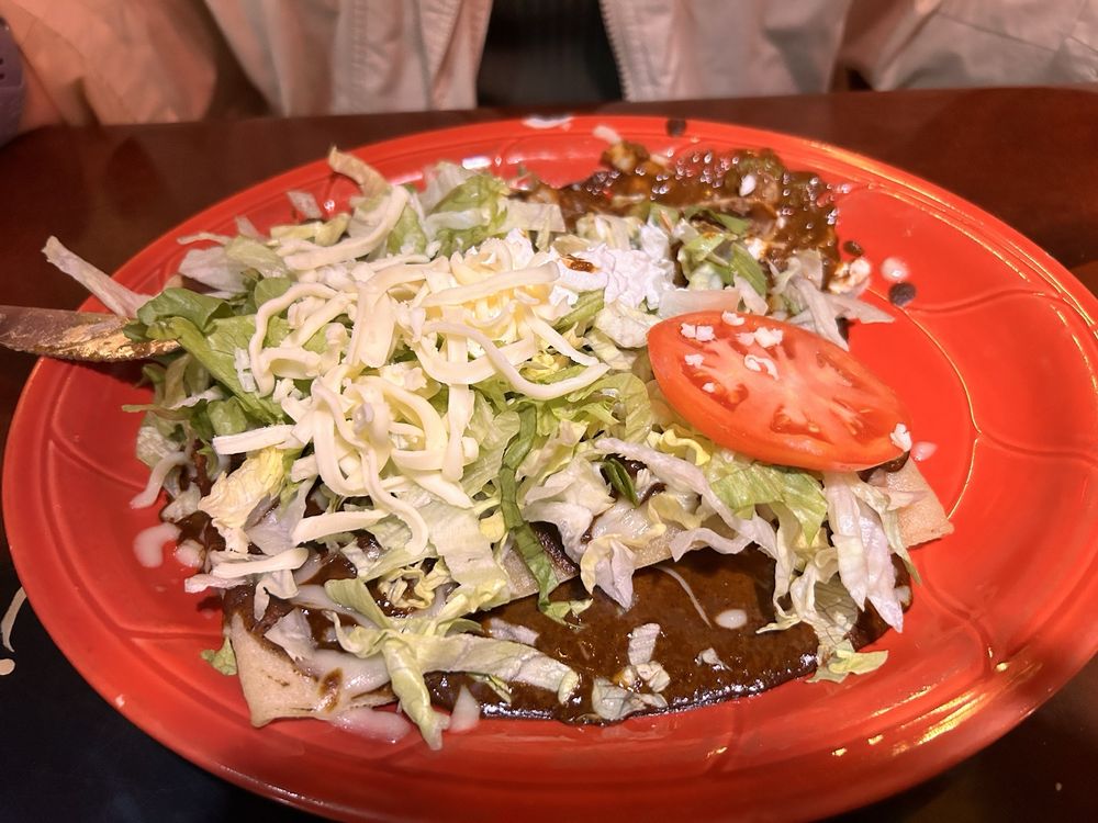 Los mariachis bar and grill