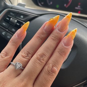 AVA Nail Bar - Nail Salons Near Me - Schaumburg, Illinois