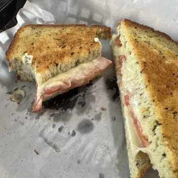 The Sugaree - Fire grilled cheese - Bakeries Near Me - Bluffton, South Carolina