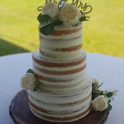Yunique Cake Designs