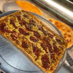 Familia Bleecker Street Pizza
