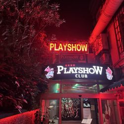 Play Show - Entrance