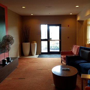 Courtyard Altoona - Lobby 2 - Hotels Near Me - Altoona, Pennsylvania