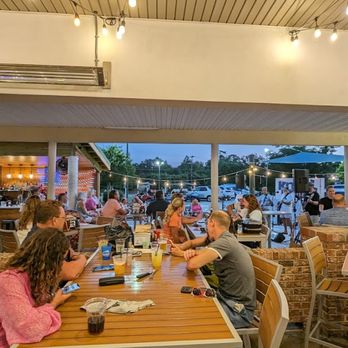Gaffers - Outdoor seating - Bars Near Me - Emerald Isle, North Carolina