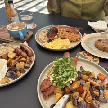 Acorn Cafe - Shop local Benedict and plaza plates - Breakfast & Brunch Near Me - Healdsburg, California Acorn Cafe - Shop local Benedict and plaza plates - Breakfast & Brunch Near Me - Healdsburg, California