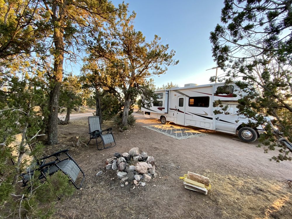 VAN KO CAMPER RENTALS Updated August 2024 15 Photos 319 152nd Pl, Otley, Iowa RV Rental